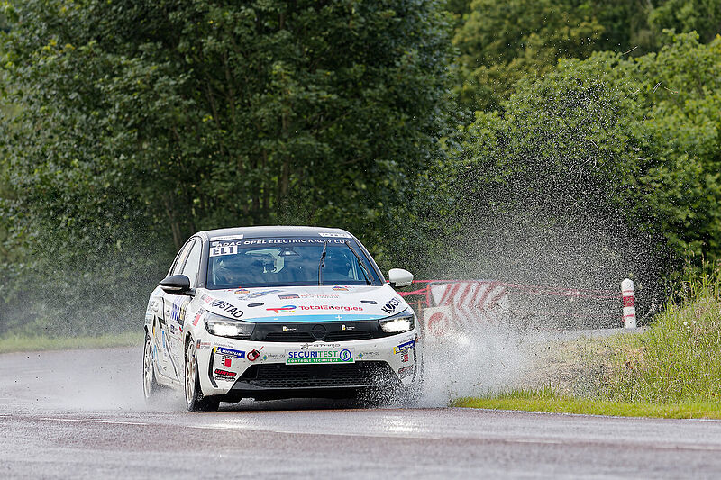 ADAC Opel Electric Rally Cup: Der Opel Corsa Rally Electric meistert die Strapazen in den Vogesen